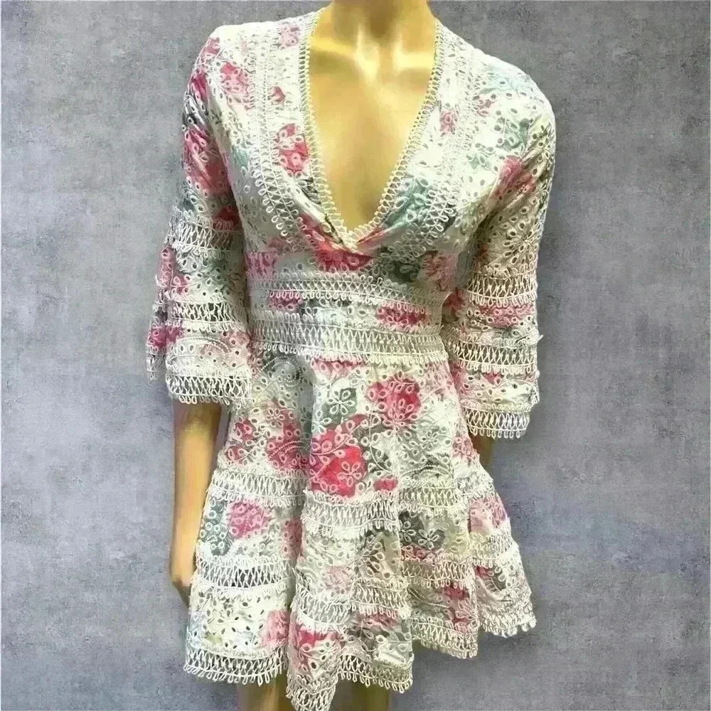 Aqua Women's Floral Lace Deep V-Neck Dress size XS